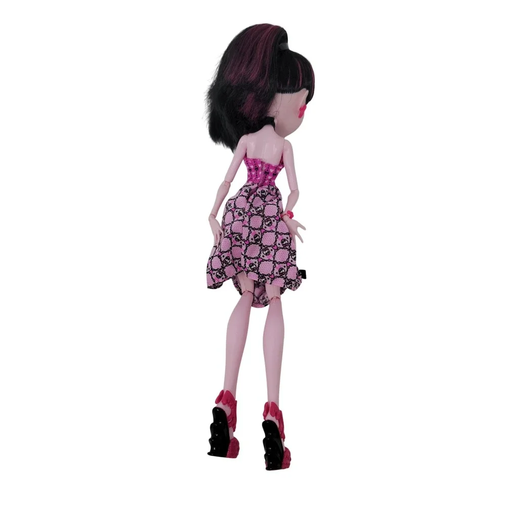 Mattel draculaura from